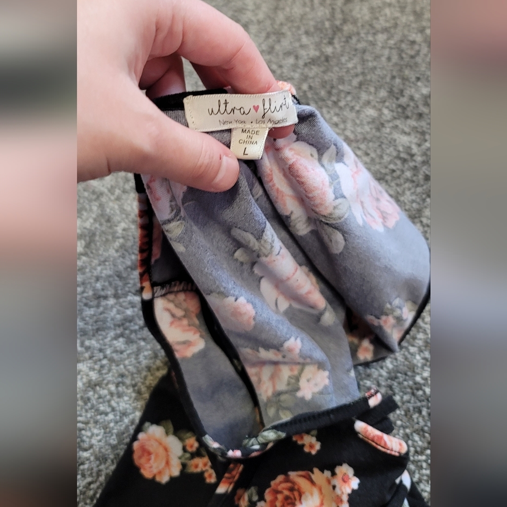 Ultra flirt sleevless floral maxi dress, black and pink color.
